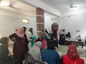 "الشعب الجمهوري" بقنا ينظم قافلة طبية لدعم صحة المرأة بقرية الأوسط قمولا بنقادة 46 - جريدة المساء