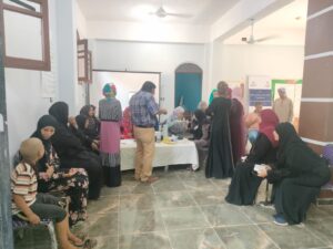 "الشعب الجمهوري" بقنا ينظم قافلة طبية لدعم صحة المرأة بقرية الأوسط قمولا بنقادة 72 - جريدة المساء