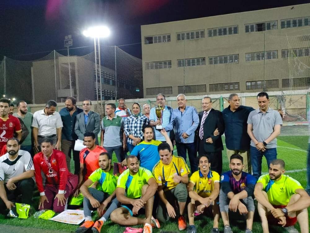 فريق مستشفى الكبد بكلية الطب جامعة المنيا يفوز بكأس كرة القدم الخماسي في الدورة الرياضية بمناسبة احتفالات نصر أكتوبر 15 - جريدة المساء