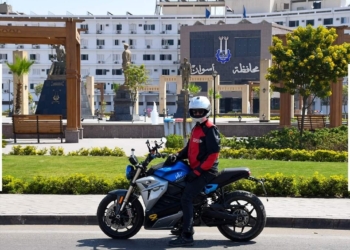 محافظ أسوان يوجه لتسخير الإمكانيات لتسهيل مبادرة " رحلة إلى مؤتمر المناخ " للتوعية بالتغير المناخى 21 - جريدة المساء