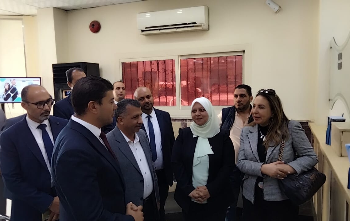 محافظ مطروح ونائب وزير الإتصالات يبحثان خطة التطوير المؤسسى والتحول الرقمى بالمحافظة 15 - جريدة المساء