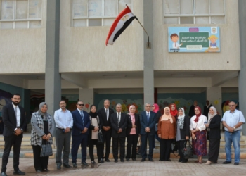 وكيل مديرية القاهرة لشؤون التعليم تتفقد إنتظام التعليم في مدارس المعصرة...  25 - جريدة المساء