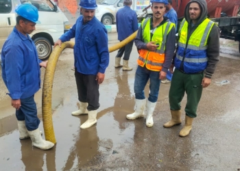 رئيس مياه الشرقية يتابع أعمال سحب مياه الأمطار بالشوارع 33 - جريدة المساء