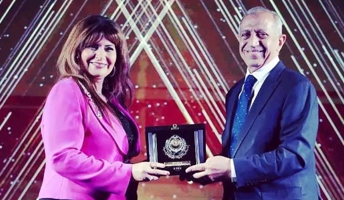 تكريم الدكتوره حنان يوسف العميد المؤسس لكلية اللغة والإعلام بالأكاديمية البحرية 15 - جريدة المساء