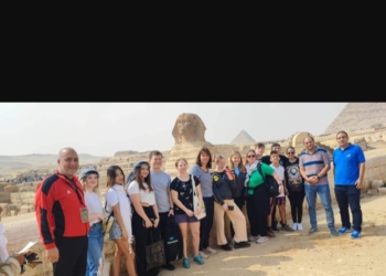 الوفود المشاركة في بطولة مصر الدولية للطاولة سعداء بزيارة الاهرامات 23 - جريدة المساء