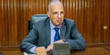 وزير الموارد المائية والري يلتقى شباب الباحثين بالمركز القومى لبحوث المياه للتعرف على إمكانيات المعاهد وسبل تعظيم الاستفادة منها 1 - جريدة المساء