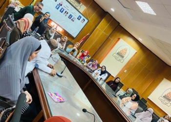 أعضاء الوفد الهولندي البحثي يواصل محاضراته العلمية بكلية الاداب بسوهاج 29 - جريدة المساء