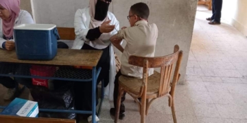 "صحة المنيا" استمرار فعاليات الحملة القومية لتطعيم طلبة المدارس ضد الالتهاب السحائى و بالتطعيم الثنائى 1 - جريدة المساء
