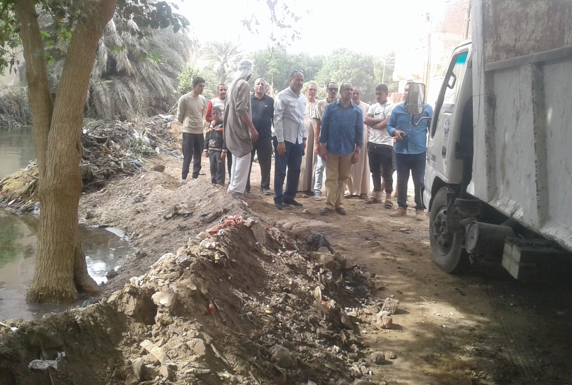  محافظ بني سويف يتابع مع السكرتير المساعد الإجراءات المنفذة للتعامل مع زيادة منسوب ترعة الإبراهيمية بمنطقة غرب إفوة 19 - جريدة المساء