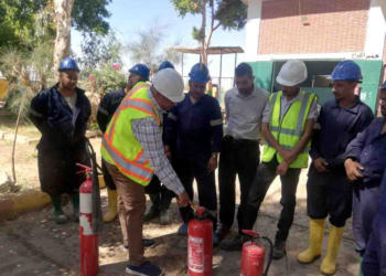 خطة تدريبية لجميع العاملين بمياه سوهاج على اجراءات السلامة والصحة المهنية وتامين بيئة العمل 27 - جريدة المساء