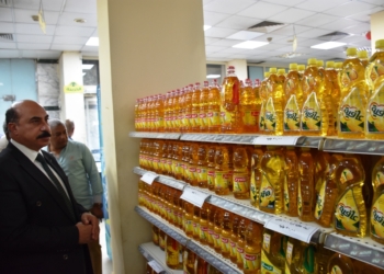 محافظ أسوان يفاجئ عدد من المخابز البلدية والسوبر ماركت والمجمعات الإستهلاكية 19 - جريدة المساء