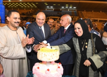 " ثلاجة وغسالة وبوتاجاز لكل عروسة " .. نائب مستقبل وطن يساهم في تيسير زواج 125 فتاة بقنا 22 - جريدة المساء