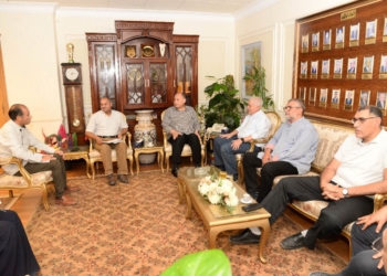 محافظ أسيوط يلتقي رئيس مجلس إدارة المقاولون العرب لمناقشة الموقف التنفيذي للمشروعات 25 - جريدة المساء