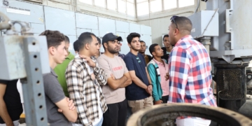  طلبة الجامعة التكنولوجية ببني سويف  يزورون المحطة الأمريكي لمياه الشرب . 1 - جريدة المساء