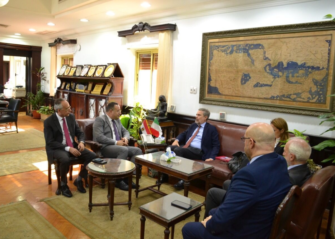 رئيس جامعة الإسكندرية والسفير الإيطالي يناقشان سبل تعزيز التعاون المشترك 19 - جريدة المساء رئيس جامعة الإسكندرية والسفير الإيطالي يناقشان سبل تعزيز التعاون المشترك 18 - جريدة المساء