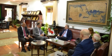 رئيس جامعة الإسكندرية والسفير الإيطالي يناقشان سبل تعزيز التعاون المشترك 2 - جريدة المساء رئيس جامعة الإسكندرية والسفير الإيطالي يناقشان سبل تعزيز التعاون المشترك 1 - جريدة المساء