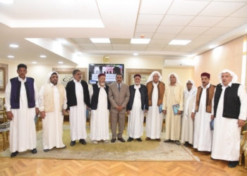 محافظ مطروح يكرم لجنة المساعي الحميدة لجهودها في اتمام الصلح وإنهاء خصومة بقبائل العشيبات 33 - جريدة المساء