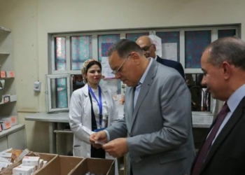 محافظ الشرقية يتفقد عيادات التأمين الصحي بعد فتحها أمام العاملين بالهيئات الحكومية والمواطنين حتى التاسعة مساءاً 23 - جريدة المساء
