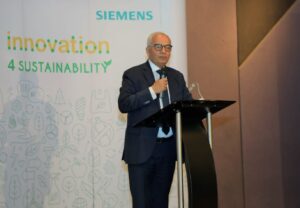 بعد فوزهم فى مشروعات التغير المناخى..وزيرالتعليم يكرم طلاب مدارس المتفوقين في العلوم والتكنولوجيا STEM 37 - جريدة المساء