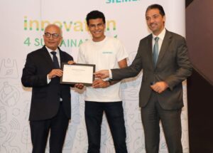 بعد فوزهم فى مشروعات التغير المناخى..وزيرالتعليم يكرم طلاب مدارس المتفوقين في العلوم والتكنولوجيا STEM 35 - جريدة المساء