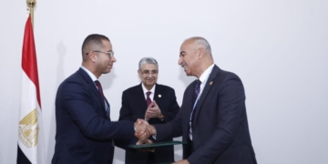 بحضور وزير الكهرباء والطاقة المتجددة.. "فودافون مصر" توقع مذكرة تفاهم مع هيئة تنمية واستخدام الطاقة الجديدة والمتجددة بمؤتمر المناخ  COP27 ..لدعم استراتيجيتها في استخدام الطاقة المتجددة بنسبة 100٪ 1 - جريدة المساء