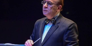 فرقة الموسيقى العربية للتراث بقيادة المايسترو فاروق البابلي تقدم حفلا فى الثامنة مساء الجمعة 11 نوفمبر على مسرح معهد الموسيقى العربية . 1 - جريدة المساء