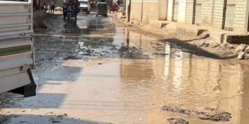 رئيس مركز أسيوط ينهي مشكلة مساكن السيول بالزاوية 1 - جريدة المساء