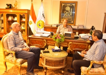 محافظ اسيوط : تقييم أداء العاملين بالمحليات ولا مكان للمقصرين 25 - جريدة المساء