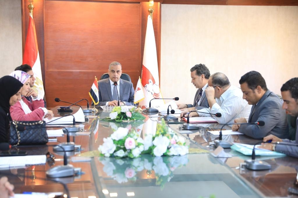 محافظ سوهاج: تذليل كافة العقبات لتطوير مرسى ناصر السياحي 19 - جريدة المساء