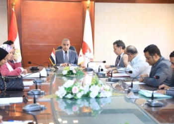 محافظ سوهاج: تذليل كافة العقبات لتطوير مرسى ناصر السياحي 35 - جريدة المساء