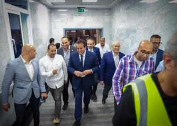 وزير الصحة يتفقد مستشفيى الكرنك والأقصر الدوليين 31 - جريدة المساء