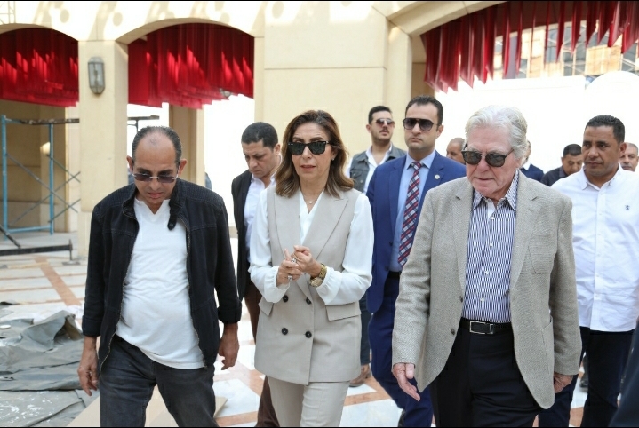 وزيرة الثقافة والفنان حسين فهمي يتفقدان اللمسات النهائية لتجهيزات افتتاح القاهرة السينمائي الدولي 19 - جريدة المساء وزيرة الثقافة والفنان حسين فهمي يتفقدان اللمسات النهائية لتجهيزات افتتاح القاهرة السينمائي الدولي 18 - جريدة المساء