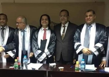 رئيس جامعة سوهاج يمنح باحث بكلية الألسن درجة الدكتوراة لأول دراسة طبية باللغة الفارسية 23 - جريدة المساء