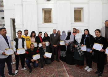 محافظ المنيا، يسٌلم 14 مشروعًا للمتميزين في الدورات التدريبية ضمن مبادرة مهنتك مستقبلك بقري المبادرة الرئاسية "حياة كريمة" 18 - جريدة المساء