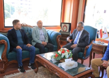 محافظ سوهاج يستقبل وفدا من وزارة الشباب والرياضة لبحث إطلاق قوافل رياضية مكثفة بالمحافظة 19 - جريدة المساء