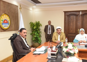 محافظ مطروح يلتقي المواطنين للاستماع لمطالبهم 27 - جريدة المساء