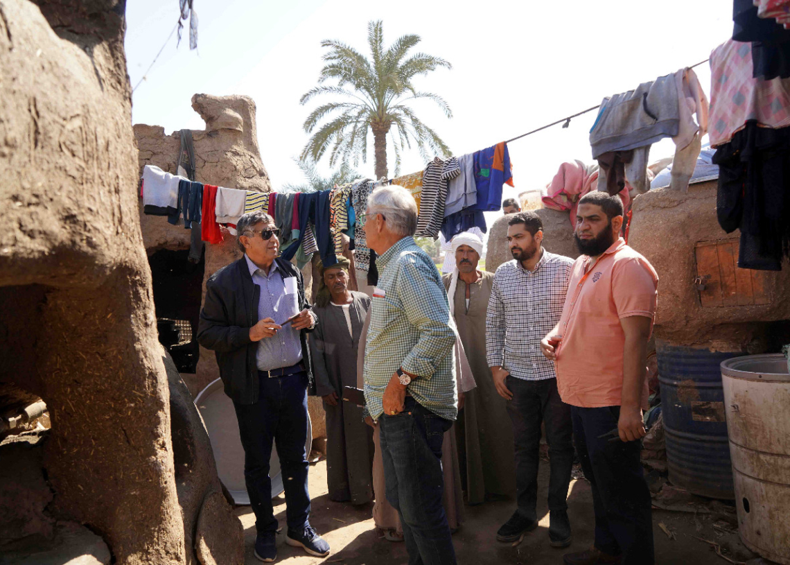 وفد نادى روتارى يتفقد مشروعات مياه الشرب والصرف الصحى بسوهاج ويبحث تنفيذ مشروعات جديدة 19 - جريدة المساء