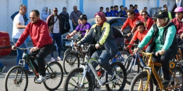 وكيل وزارة التعليم ببورسعيد تشارك 120 متسابقا في سباق الدراجات للمدارس 1 - جريدة المساء