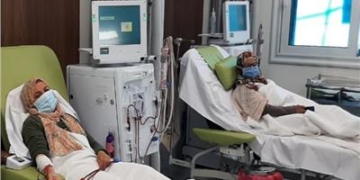 مرضي الفشل الكلوي بالشرقية في مهب الريح.. وحياتهم علي كف عفريت 2 - جريدة المساء مرضي الفشل الكلوي بالشرقية في مهب الريح.. وحياتهم علي كف عفريت 1 - جريدة المساء