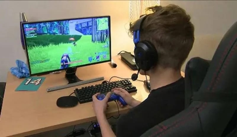 وزارة التربية والتعليم تهيب بأولياء الأمور مراقبة نشاط أبنائهم على الهواتف الذكية 19 - جريدة المساء