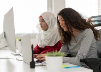 ميتا تطلق "عالمي الرقمي" لتوفير السلامة عبر الإنترنت للطلاب في فلسطين 26 - جريدة المساء