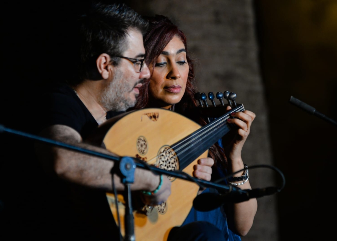 لأول مرة..رسم المؤلفات الموسيقية فى حفل "ثنائي العود" 19 - جريدة المساء لأول مرة..رسم المؤلفات الموسيقية فى حفل "ثنائي العود" 18 - جريدة المساء