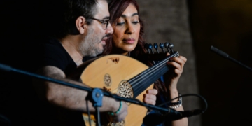 لأول مرة..رسم المؤلفات الموسيقية فى حفل "ثنائي العود" 2 - جريدة المساء لأول مرة..رسم المؤلفات الموسيقية فى حفل "ثنائي العود" 1 - جريدة المساء