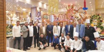 بالطبل والمزمار البلدي.. السياح الأجانب احتفلوا بليلة رأس السنة بفنادق الغردقة 2 - جريدة المساء بالطبل والمزمار البلدي.. السياح الأجانب احتفلوا بليلة رأس السنة بفنادق الغردقة 1 - جريدة المساء