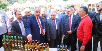 "سليمان" و "عزوز" يفتتحان أول مهرجان للزيتون في مصر 2 - جريدة المساء "سليمان" و "عزوز" يفتتحان أول مهرجان للزيتون في مصر 1 - جريدة المساء