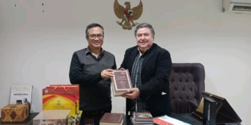 مذكرات الرئيس بحر الدين يوسف"حبيبي وعين" بمركز الدراسات الإندونيسية بجامعة القناة 1 - جريدة المساء