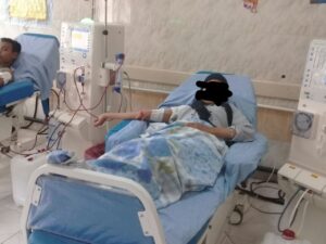 مرضي الفشل الكلوي بالشرقية في مهب الريح.. وحياتهم علي كف عفريت 30 - جريدة المساء مرضي الفشل الكلوي بالشرقية في مهب الريح.. وحياتهم علي كف عفريت 29 - جريدة المساء