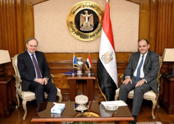 وزير التجارة والصناعة يستعرض مع سفير الاتحاد الأوروبي بالقاهرة سبل تعزيز التعاون الاقتصادى المشترك خلال المرحلة المقبلة 17 - جريدة المساء