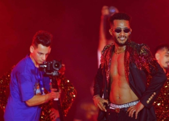 مصور حفلات محمد رمضان يكشف كواليس الاستعراضات على المسرح 31 - جريدة المساء