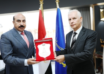 أثناء إستقباله لسفير البوسنة والهرسك .. محافظ أسوان يرحب بدعم العلاقات وزيادة حجم التبادل التجارى 31 - جريدة المساء